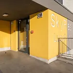 شقة Modern Grey Close To The Centre Of Perfect For Remote Work By Renters