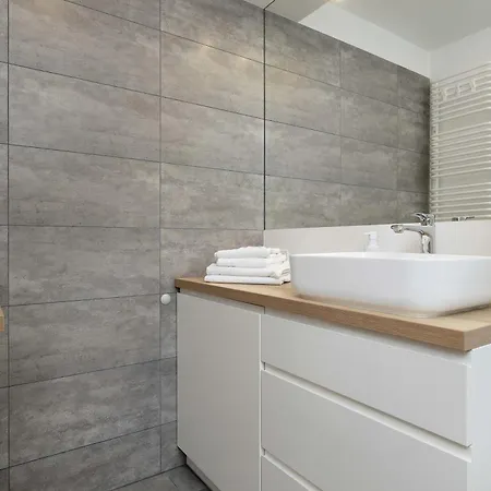 Appartement Modern Grey Close To The Centre Of Perfect For Remote Work By Renters *