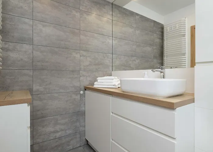 Appartement Modern Grey Close To The Centre Of Perfect For Remote Work By Renters *