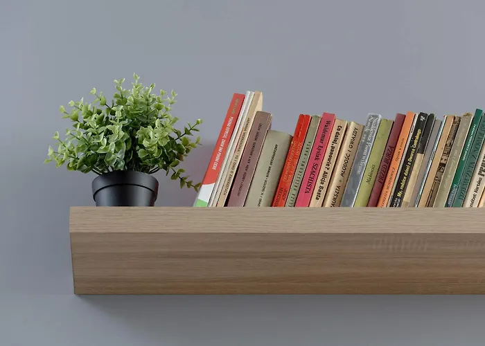 Modern Grey Close To The Centre Of Perfect For Remote Work By Renters Appartement *