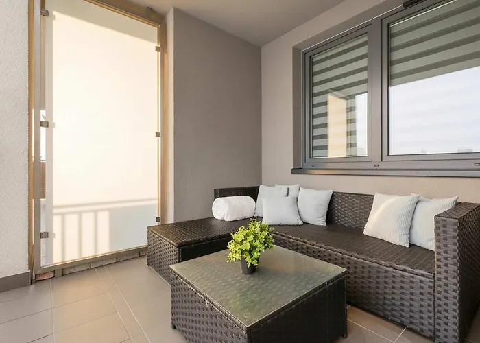 Appartement Modern Grey Close To The Centre Of Perfect For Remote Work By Renters